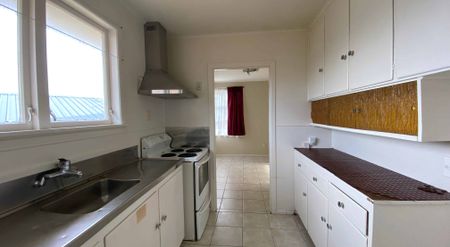 3 Bedrooms 2 Toilets - Photo 3