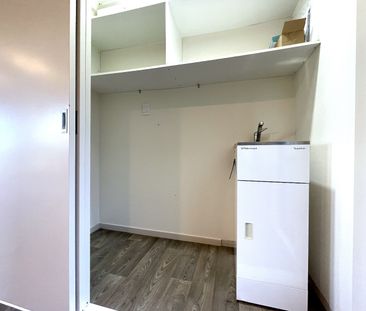 Modern & Private 1-Bedroom Granny Flat in Highland Park - Photo 4