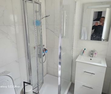 Room, 17 Dunvegan Street, Belfast, BT6 8GE - Photo 4