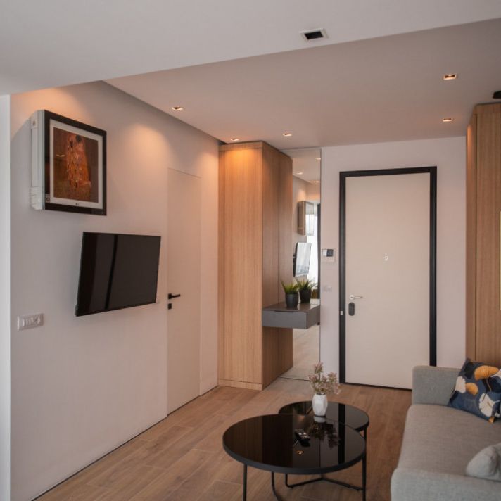 Studio de lux ultramodern centrul Constanței termen lung - Photo 1