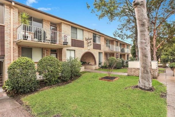 One-Bedroom Tranquil Garden Apartment in Heart of Lane Cove - Photo 1