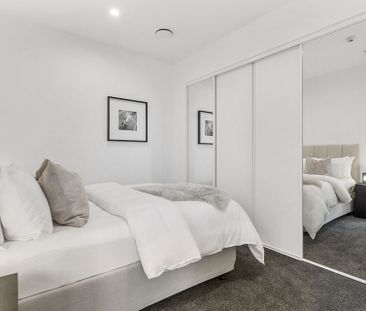 NYC Style 1 Bedroom Apartment - Pet Friendly - Photo 3