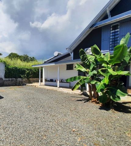 À LOUER CHARMANTE MAISON MITOYENNE F4 AVEC JARDIN ET PISCINE À BAIE-MAHAULT - Photo 3