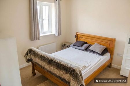 3 bedroom semi-detached house to rent - Photo 2