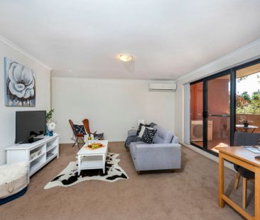 Two Bedroom Apartment in Great Area! - Photo 1