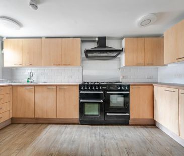 1 bedroom in a house share to rent - Photo 6