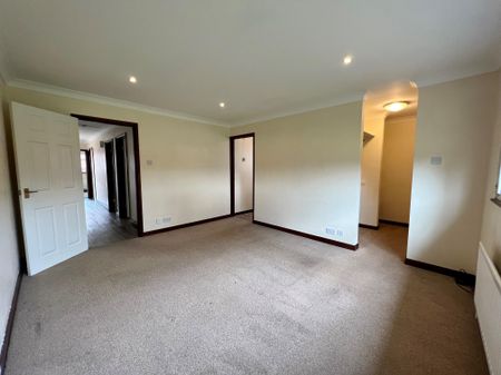 The Street, Bury St. Edmunds, Beck Row - Photo 3