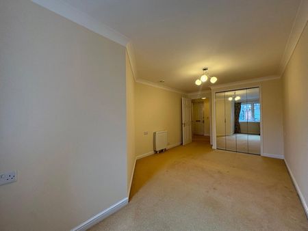 Frimley Road, Camberley, Surrey, GU15 - Photo 2