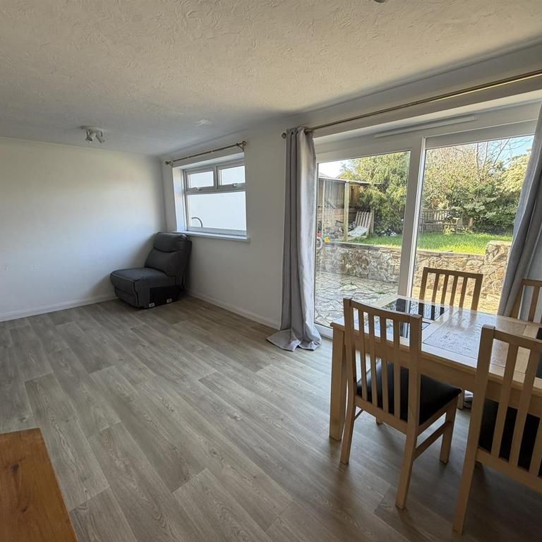 2 bedroom bungalow to rent - Photo 1