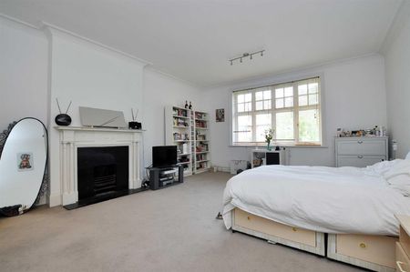 First Floor Flat Bracknell Gardens, Hampstead, NW3 - Photo 4