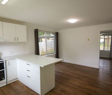 FAMILY HOME IN LOVELY SUBURBIA - Photo 5