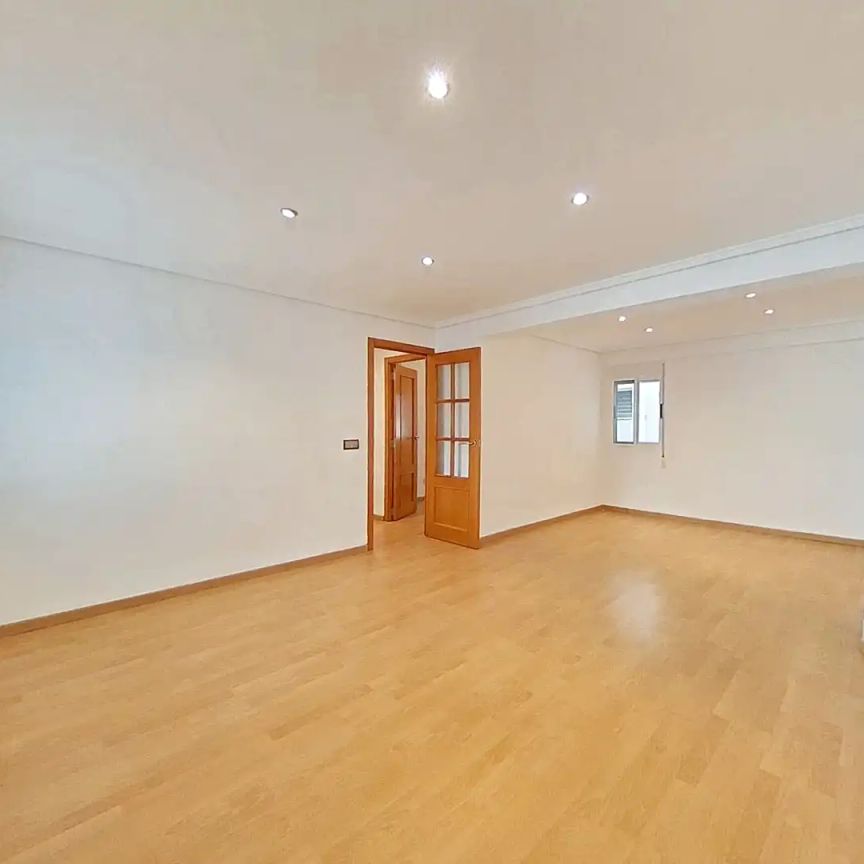 Piso de alquiler en Els Orriols - Photo 1