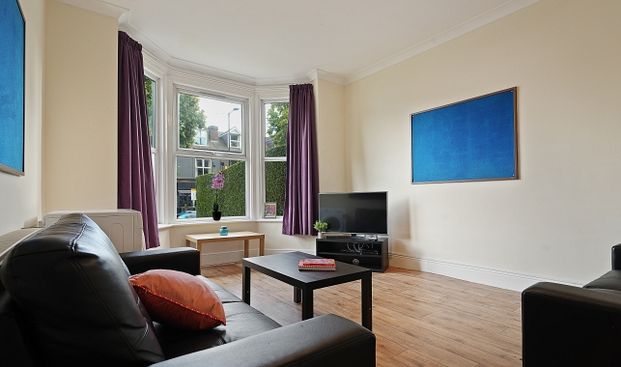 Large 6 Bedroom House on Ecclesall Road! - Photo 1