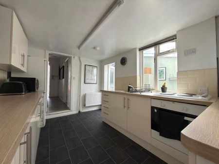 2 bedroom terraced house to rent - Photo 5