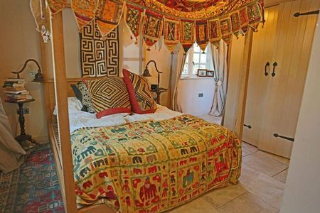 4 bedroom character property to rent - Photo 5