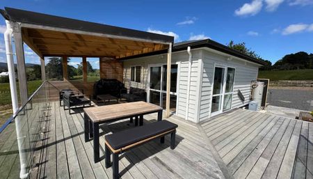 Charming 2-Bedroom home in Taupaki - Photo 5