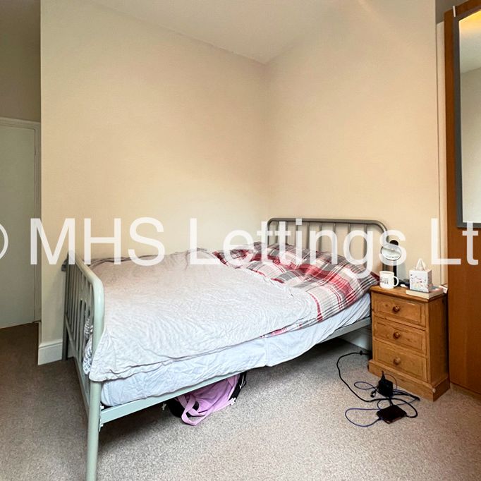 2 Bedroom Flat for rent in Victoria Road - Photo 1