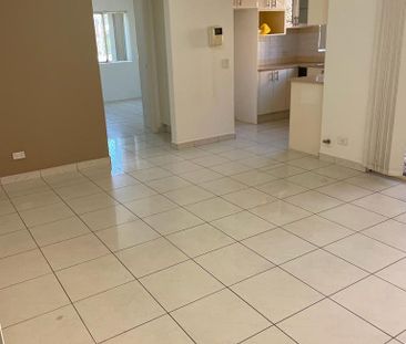 MODERN 2 BEDROOM UNIT WITH LOCK-UP GARAGE! - Photo 1