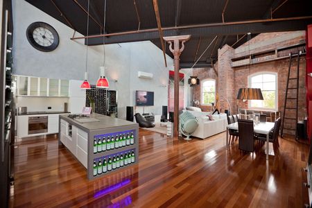 FURNISHED APARTMENT IN HISTORIC WINCHCOMBE CARSON WOOLSTORE - TENERIFFE - Photo 2