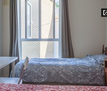 Cozy twin room, 4-bedroom flatshare, Stoneybatter, Dublin - Photo 4