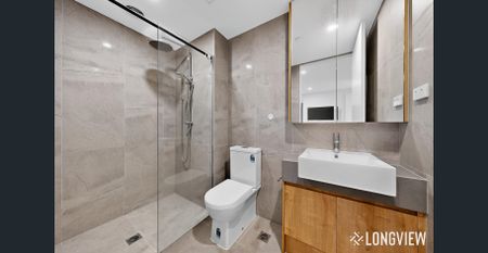 Bright & Stylish Courtyard Apartment - Photo 2