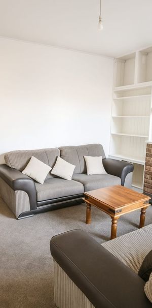 Room in a Shared House, Newcombe Road, B21 - Photo 1