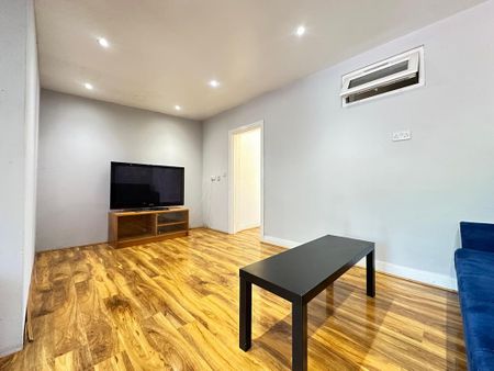 4 bedroom terraced house to rent - Photo 2