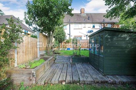 The Limes, Brentwood, CM13 - Photo 3