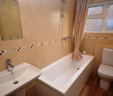 2 bedroom semi-detached house to rent - Photo 6