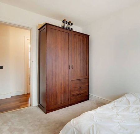 2 Bed Flat, Leigham Hall, SW16 - Photo 5