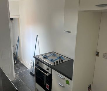 3 Bed Terraced House, Roman Road, CV2 - Photo 4