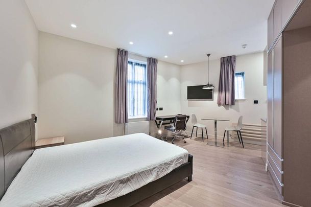 Studio to rent - Photo 1