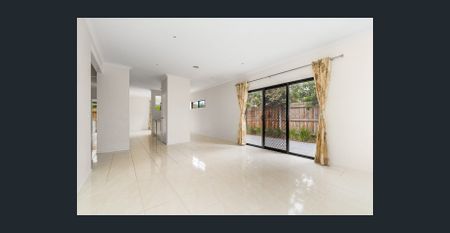 Stunning 4 bedroom home FHSZ - close to all amenities - Photo 5