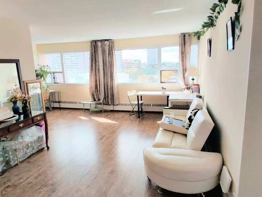 For Lease - 100 Leeward Glenway Unit# 806, Toronto, Ontario - Photo 1