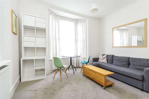 Arundel Terrace, Barnes, London, SW13 8DP - Photo 1