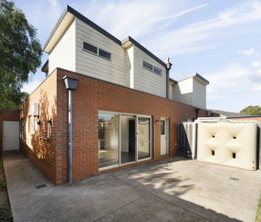 Two Bedroom Townhouse In Sunbury's Tranquil Pocket - Photo 6