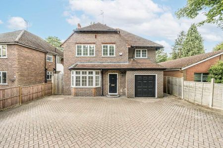 4 bedroom detached house to rent - Photo 4