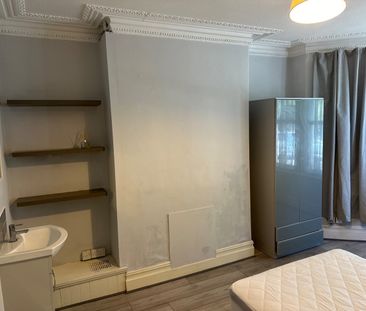 Room in a Shared House, Ashton Road, BS3 - Photo 5