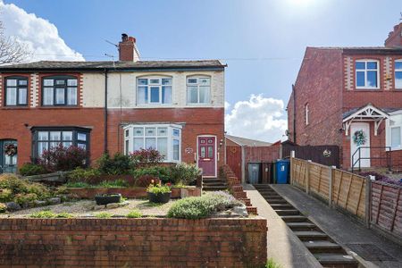 2 bedroom semi-detached house to rent - Photo 2