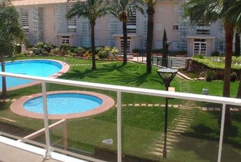 For long-term rent: apartment in Javea, Golden Garden urbanization, with 2 bedrooms and a pool.