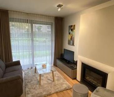 Proche de la Maison Communale, beau rez-de-chaussée meublé de 2 cha... - Foto 4
