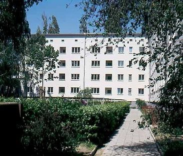 Eine 2 Raumwohnung mit kleinem Balkon - wir renovieren noch - Photo 1