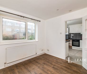 3 bedroom house to rent North Denes Road, NR30 - Photo 1