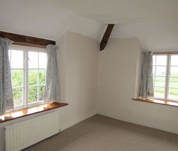 2 bed Cottage - To Let - Photo 6