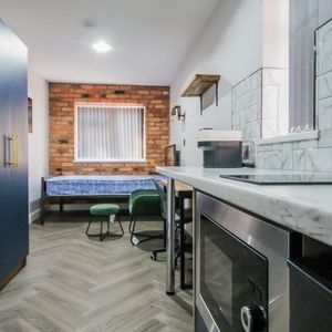 Studio to rent - Photo 2