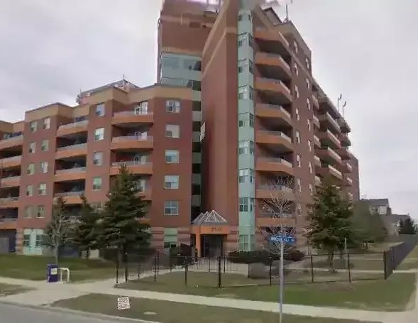 Amazing Deal! Bright and Spacious 3 bedroom apartment with all utilities included! | 1035 Windsor Hill Boulevard, Mississauga - Photo 1