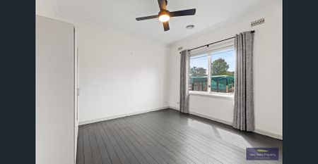 Beautiful 3 bedroom cottage available now!! - Photo 2