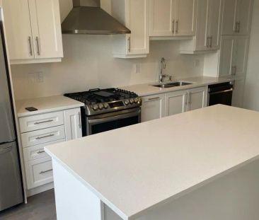 Condo Townhouse For Lease | E9039046 - Photo 6