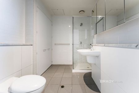 2105/22-40 Wills Street, Melbourne - Photo 4