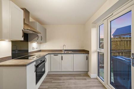 2 bedroom semi-detached house to rent - Photo 5